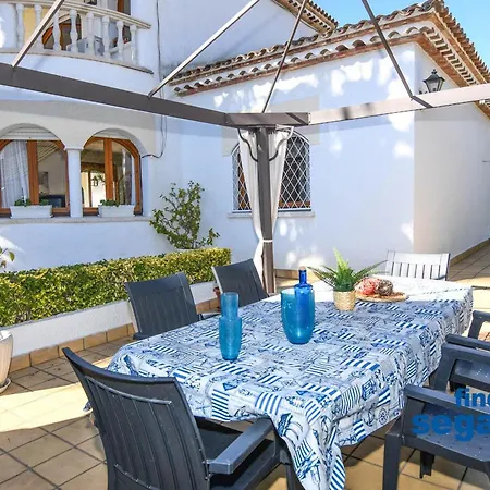 Villa Privada Con Piscina Y Barbacoa - Es-320-1